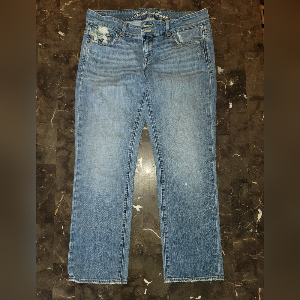 American Eagle distressed straight ankle jeans 12